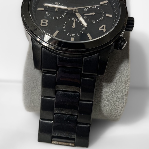 Guess Watch Men’s Chronograph 5ATM Black and Silver - Picture 4 of 9